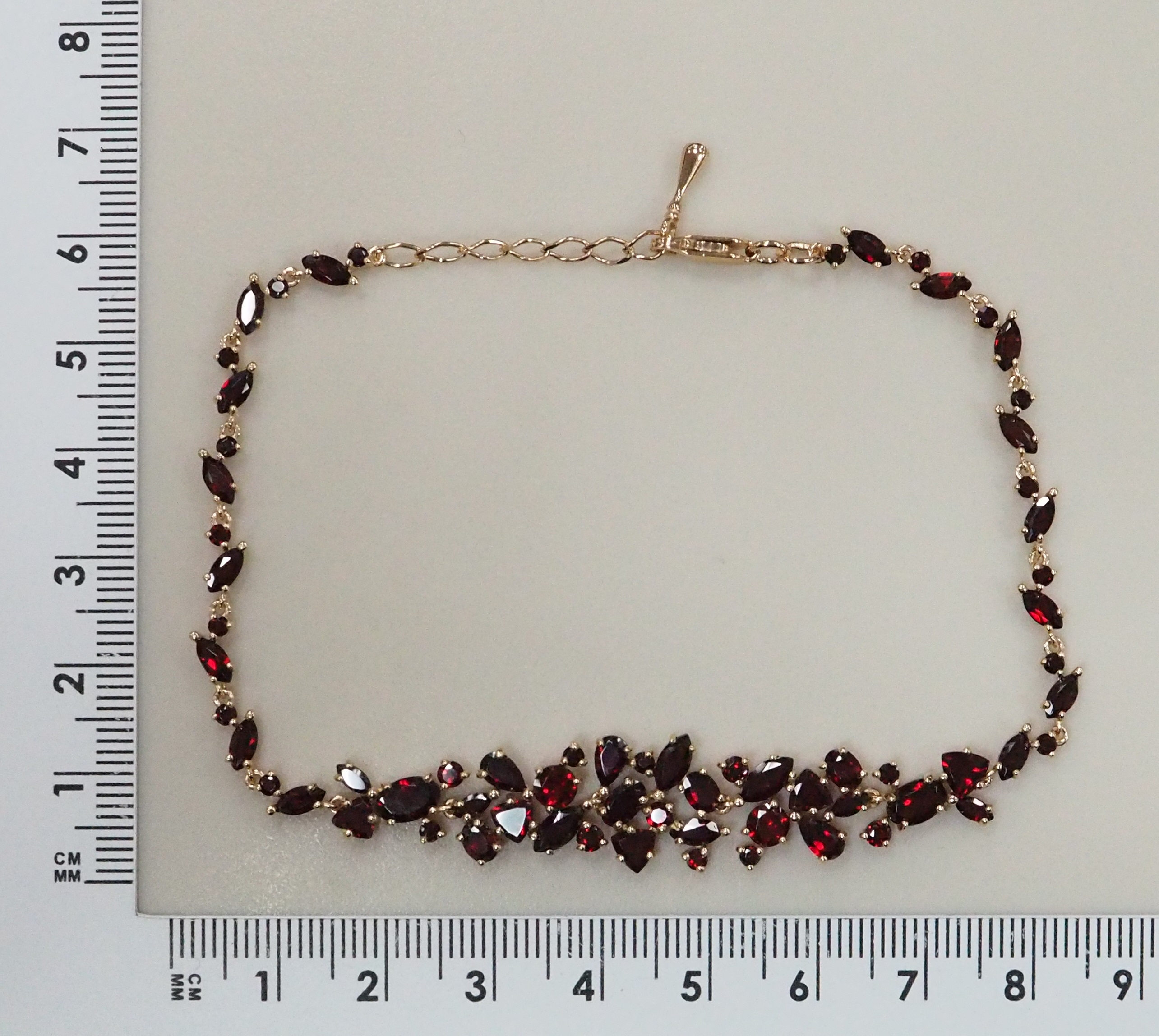 Серебряный браслет с гранатами